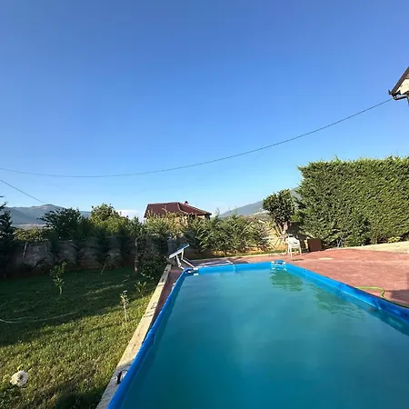 فيلة Vila Laqi *